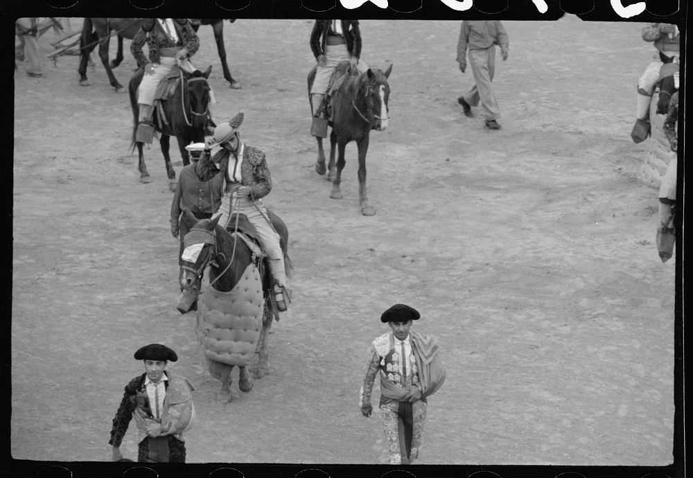 [Untitled photo, possibly related to: A picador, bullfight, Matomoros, Mexico]. Sourced from the Library of Congress.