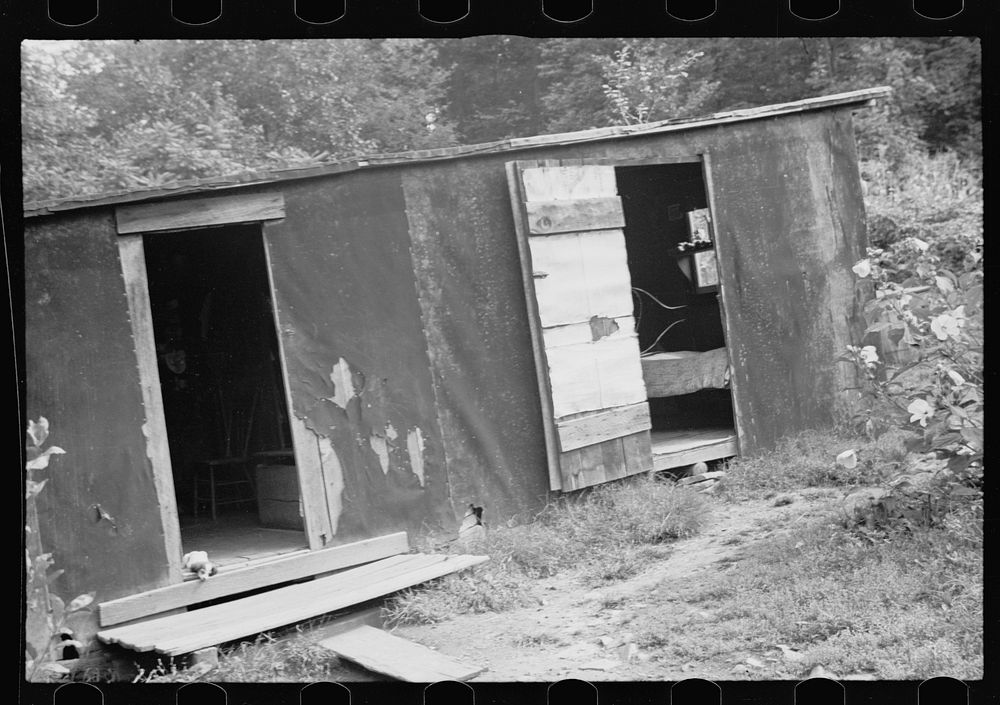 Typical cabin, Garrett County, Maryland. Sourced from the Library of Congress.