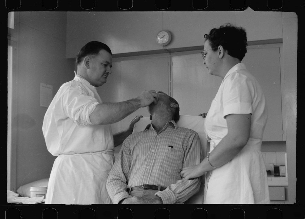 [Untitled photo, possibly related to: Dental clinic, FSA (Farm Security Administration) camp, Weslaco, Texas]. Sourced from…