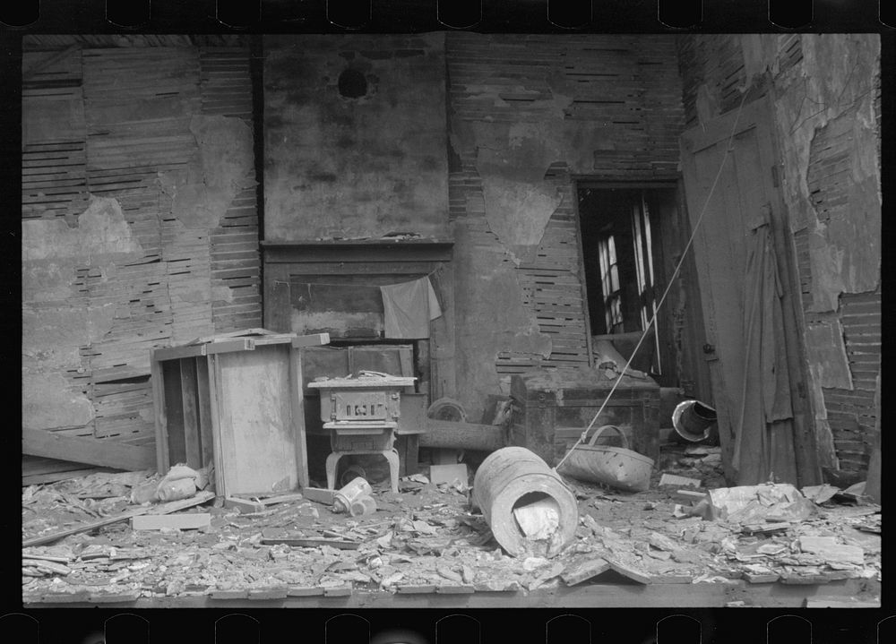 Interior of house demolished by flood of 1937, Smithland, Kentucky. Sourced from the Library of Congress.