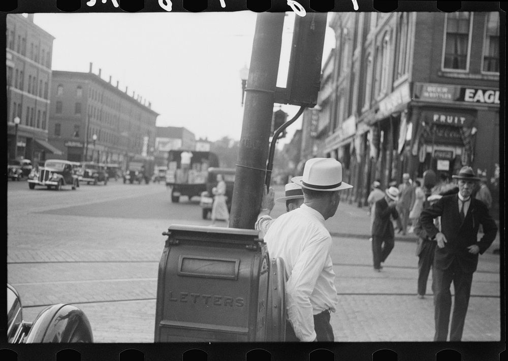 [Untitled photo, possibly related to: Manchester, New Hampshire]