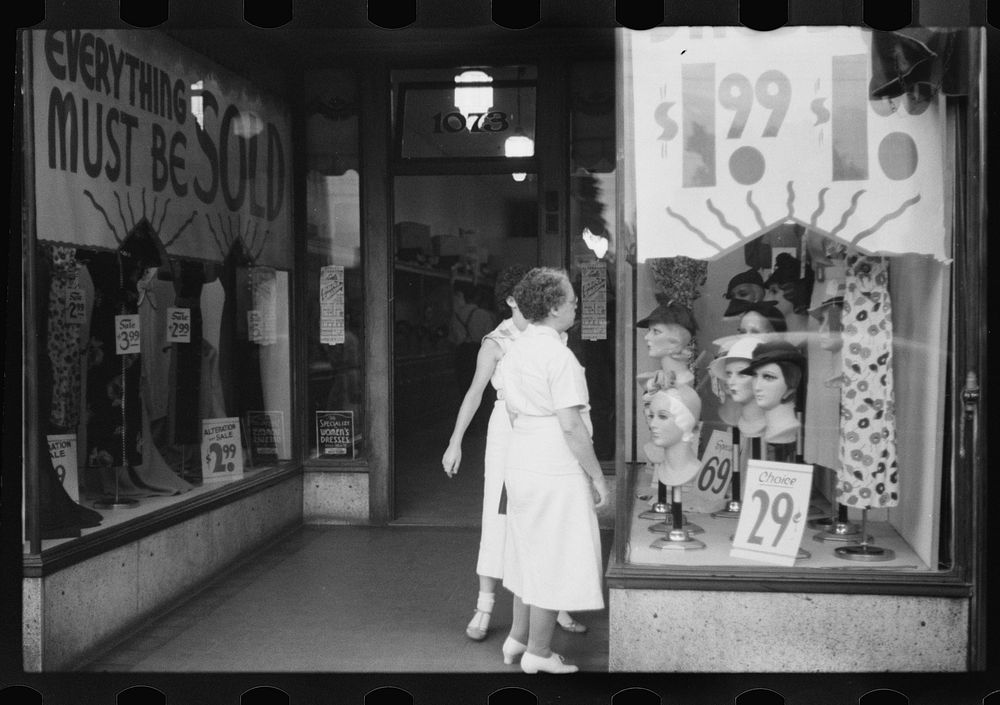 Dress shop, Manchester, New Hampshire. Sourced from the Library of Congress.