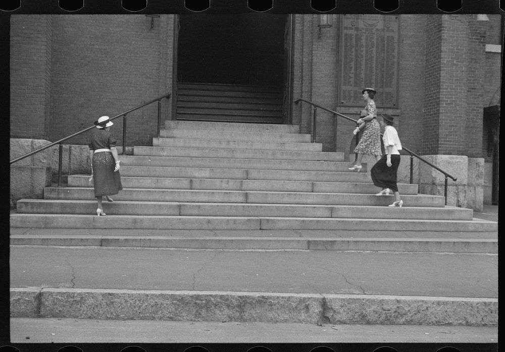[Untitled photo, possibly related to: Entrance to church, Manchester, New Hampshire]. Sourced from the Library of Congress.
