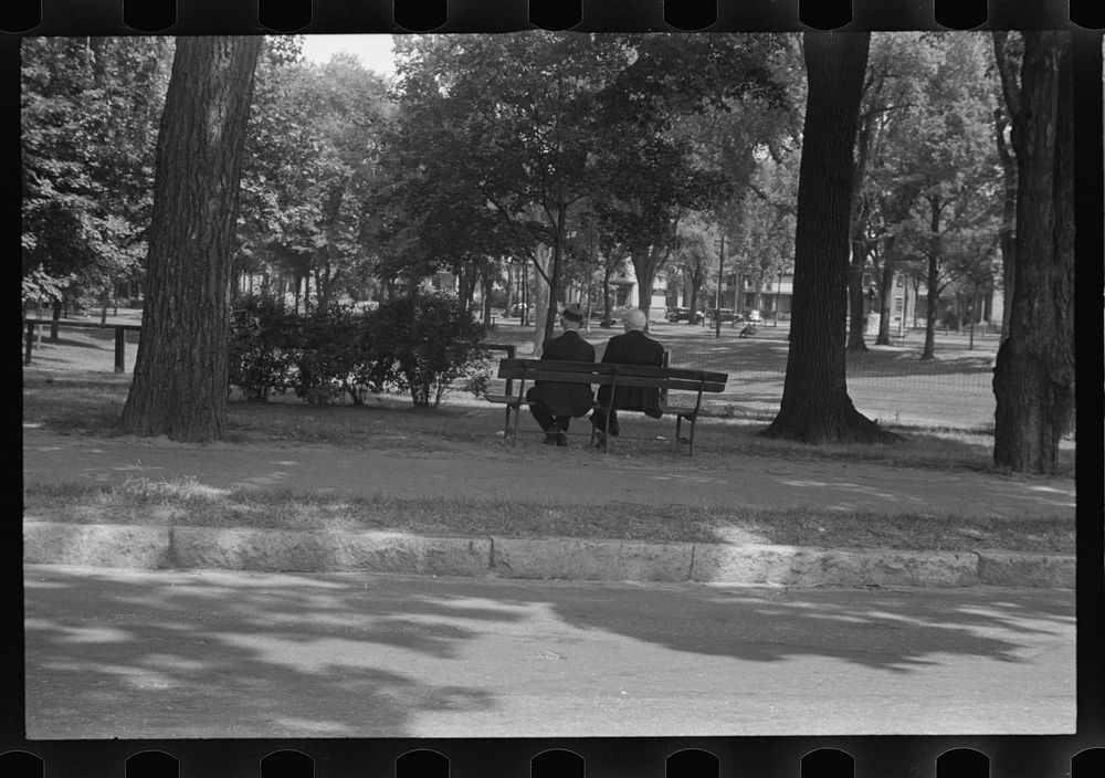 [Untitled photo, possibly related to: Park scene, Manchester, New Hamspshire]. Sourced from the Library of Congress.