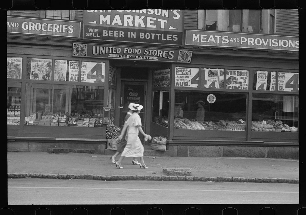 [Untitled photo, possibly related to: Market in Manchester, New Hampshire]