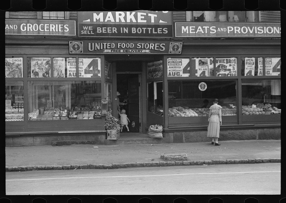 [Untitled photo, possibly related to: Market in Manchester, New Hampshire]. Sourced from the Library of Congress.