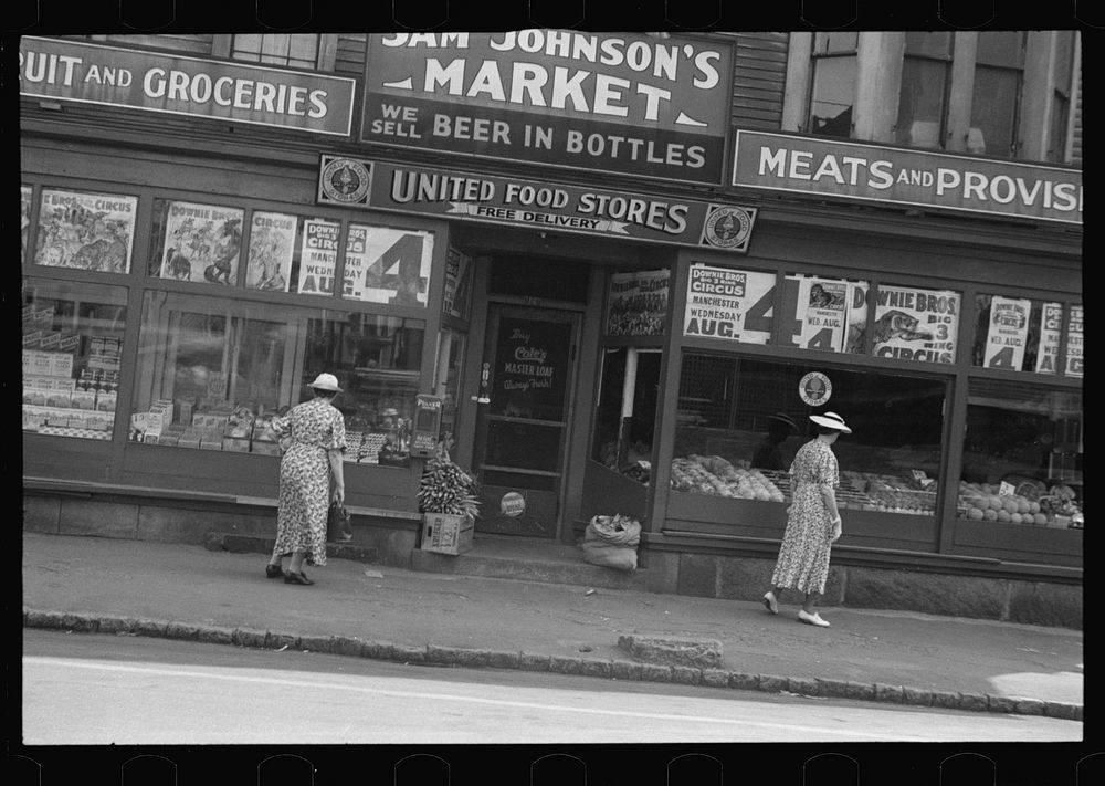 [Untitled photo, possibly related to: Market in Manchester, New Hampshire]. Sourced from the Library of Congress.