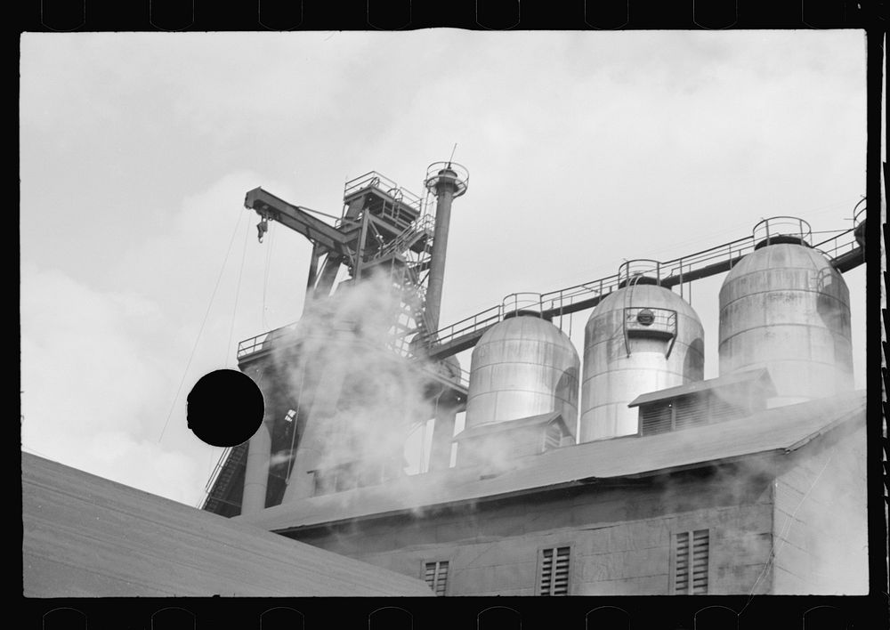 [Untitled photo, possibly related to: Iron furnace in Jackson, Ohio]. Sourced from the Library of Congress.