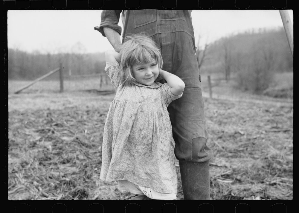 [Untitled photo, possibly related to: Part of family of ten to be resettled on Ross-Hocking Land Project near Chillicothe…