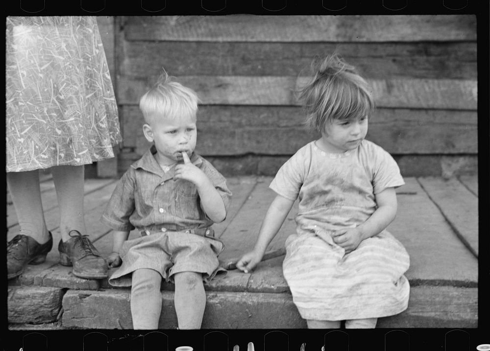 [Untitled photo, possibly related to: Part of family of ten to be resettled on Ross-Hocking Land Project near Chillicothe…