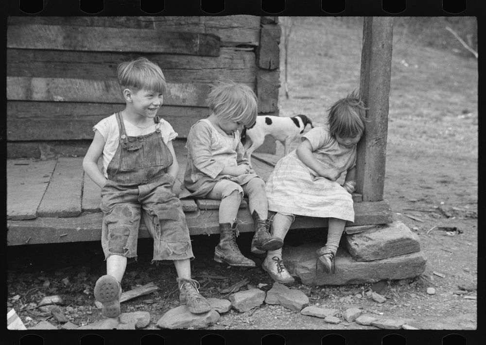 [Untitled photo, possibly related to: Younger part of a family of ten to be resettled on Ross-Hocking Land Project near…