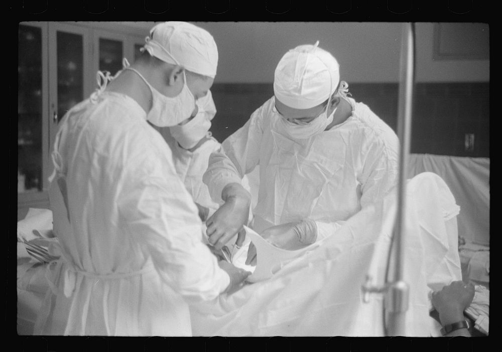 Hernia operation, Provident Hospital, one of the few hospitals for es with a Negro staff, Chicago, Illinois. Sourced from…