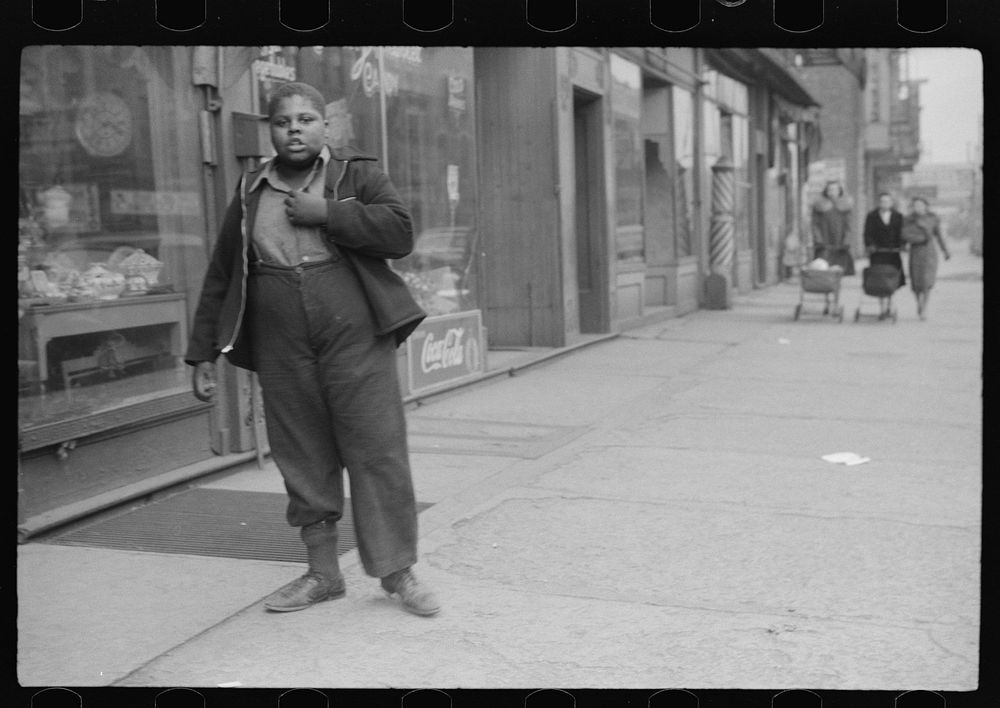 [Untitled photo, possibly related to:  boy, Chicago, Illinois]. Sourced from the Library of Congress.