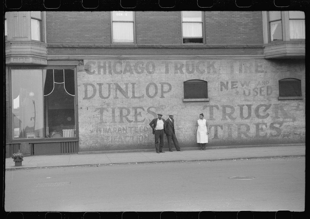 Street scene, Black Belt, Chicago, Illinois. Sourced from the Library of Congress.