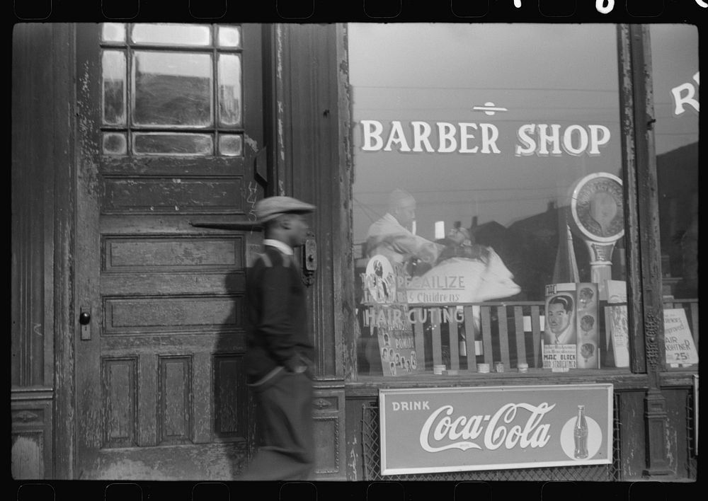 Barber shop in the Black Belt, Chicago, Illinois. Sourced from the Library of Congress.