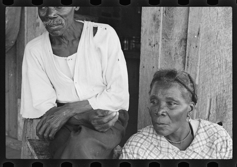 [Untitled photo, possibly related to: Sharecroppers, Pulaski County, Arkansas]. Sourced from the Library of Congress.