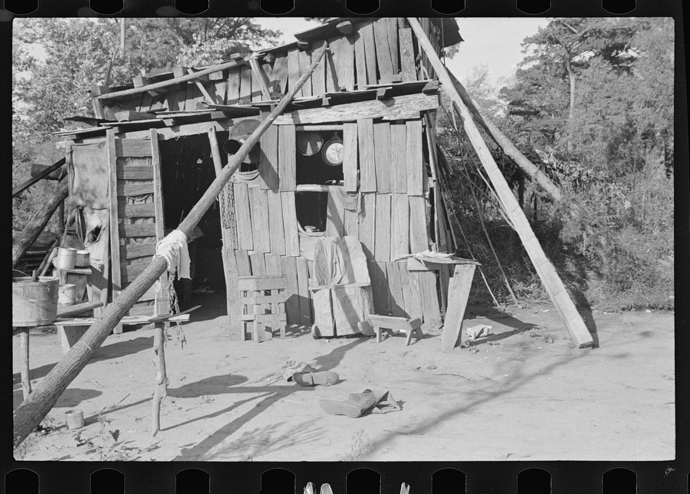 Arkansas squatter's home. Sourced from the Library of Congress.