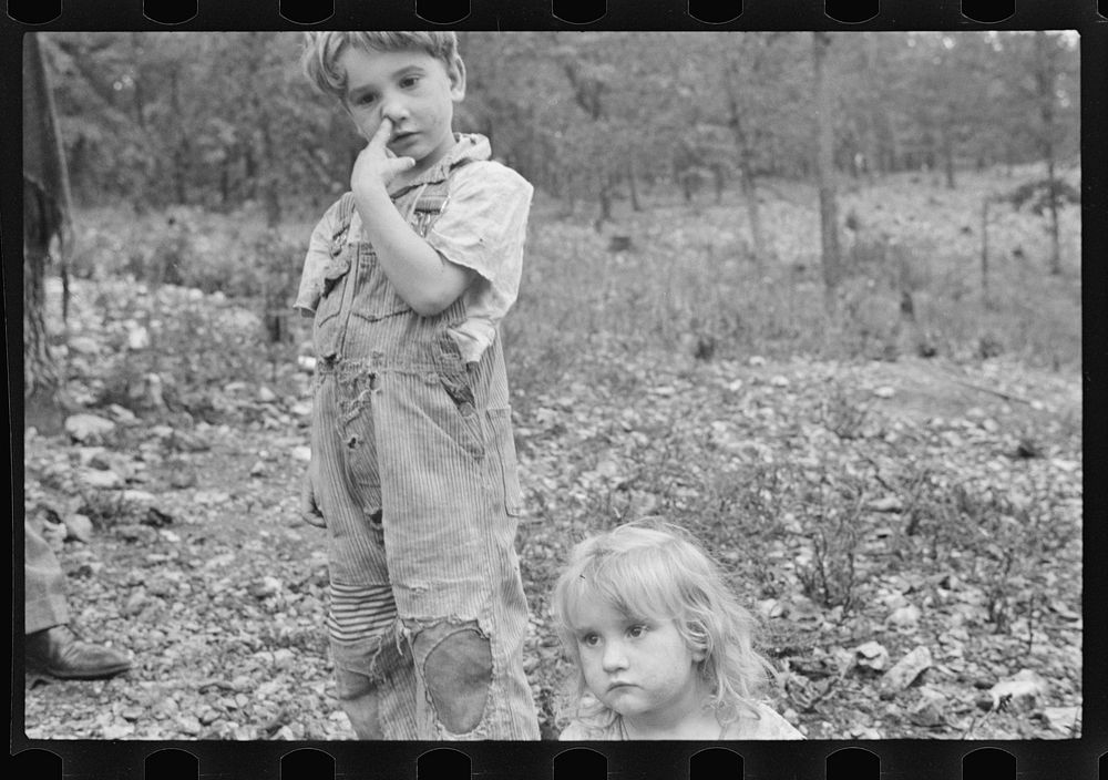 [Untitled photo, possibly related to: Family of Arkansas sharecropper]. Sourced from the Library of Congress.