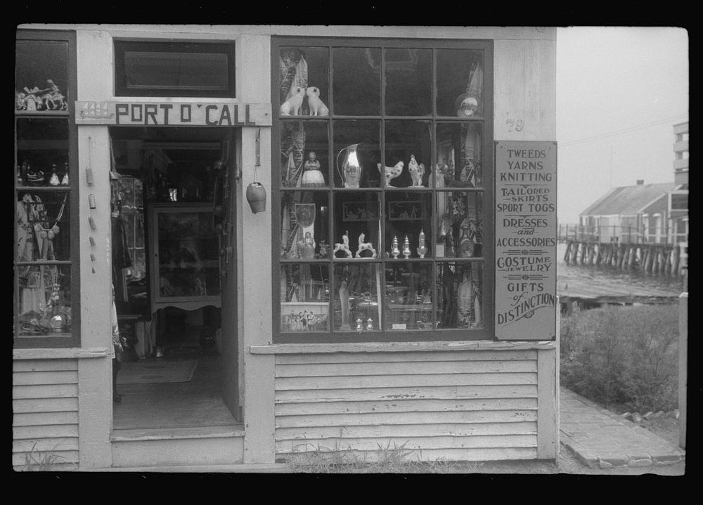 Souvenir shop, Provincetown, Massachusetts. Sourced from the Library of Congress.