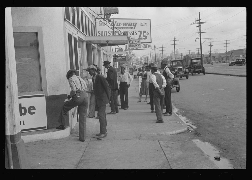 Applicants waiting for jobs in front of FERA offices, New Orleans, Louisiana. Sourced from the Library of Congress.