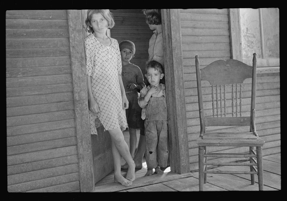 Children of Fortuna family, Hammond, Louisiana. Sourced from the Library of Congress.