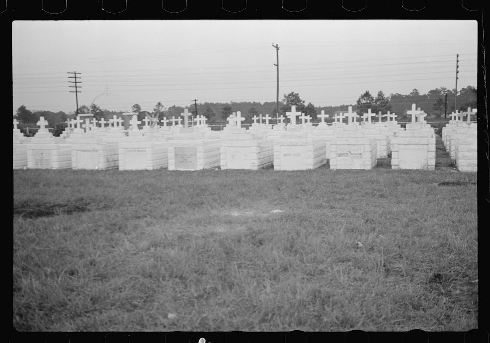 Italian cemetery, Independence, Louisiana. Sourced from the Library of Congress.