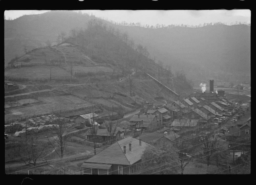 [Untitled photo, possibly related to: Kimball, West Virginia]. Sourced from the Library of Congress.
