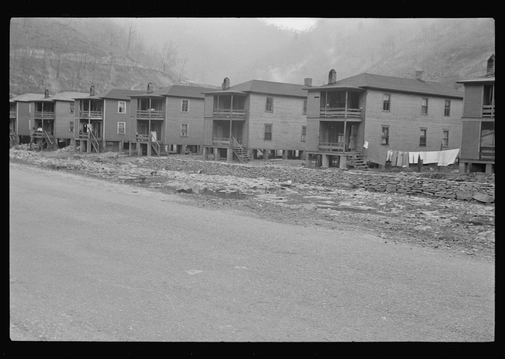 [Untitled photo, possibly related to: Omar, West Virginia]. Sourced from the Library of Congress.