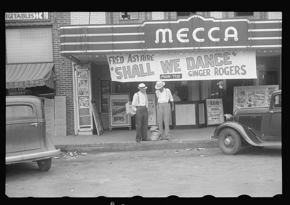 [Untitled photo, possibly related to: Men loafing in Crossville, Tennessee]. Sourced from the Library of Congress.