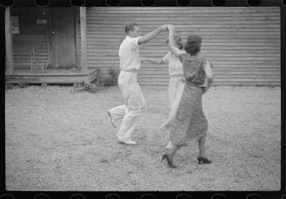 Dancers at Cumberland Homesteads, Crossville, Tennessee. Sourced from the Library of Congress.