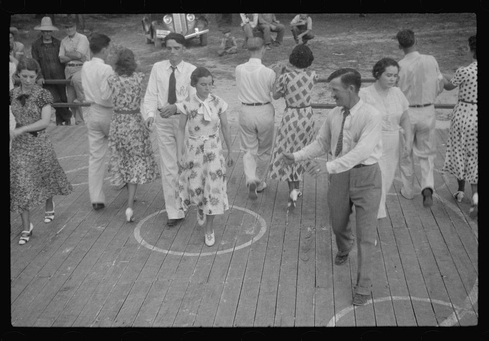 Square dance, Skyline Farms, Alabama. Sourced from the Library of Congress.