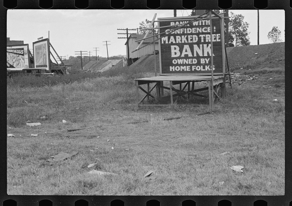 On road to Marked Tree, Free Photo rawpixel