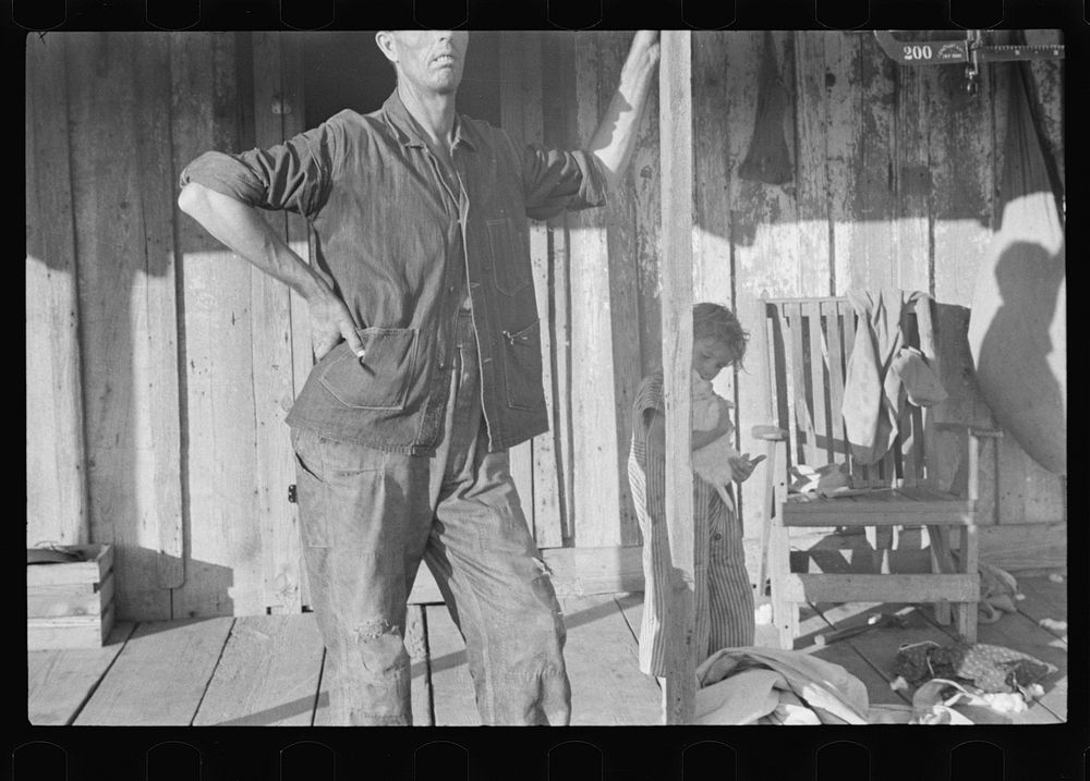 [Untitled photo, possibly related to: Arkansas tenant farmer]. Sourced from the Library of Congress.