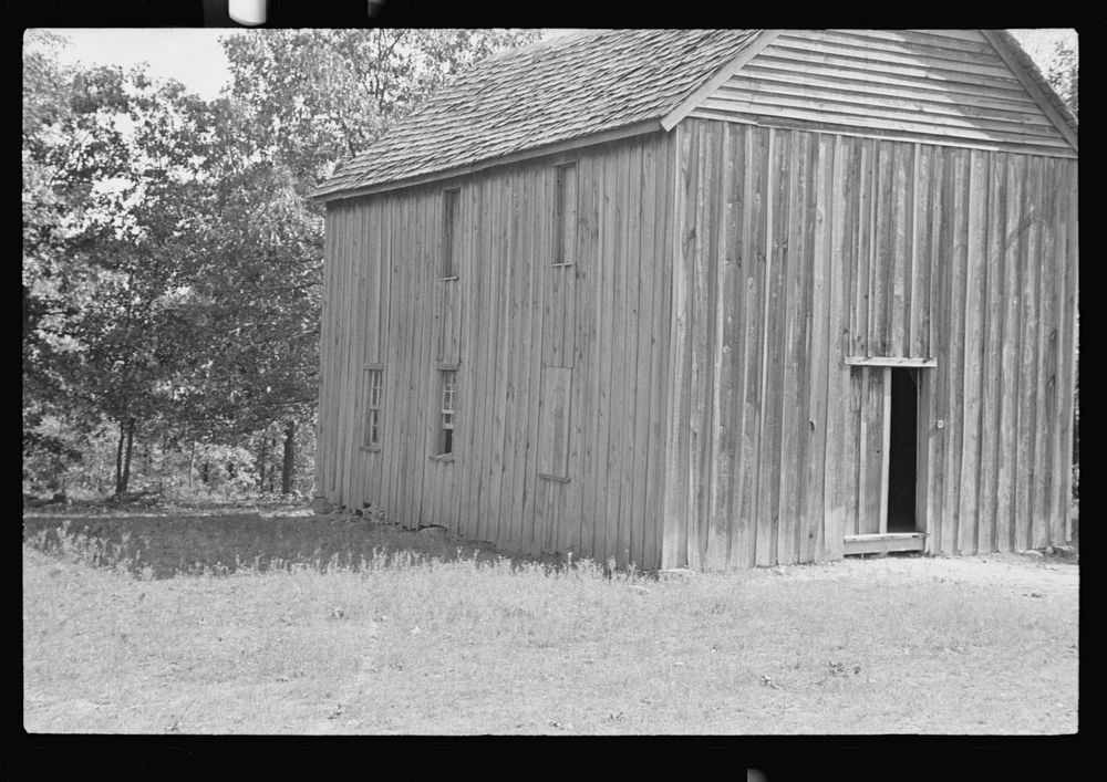 Ozark school building, Arkansas. Sourced from the Library of Congress.