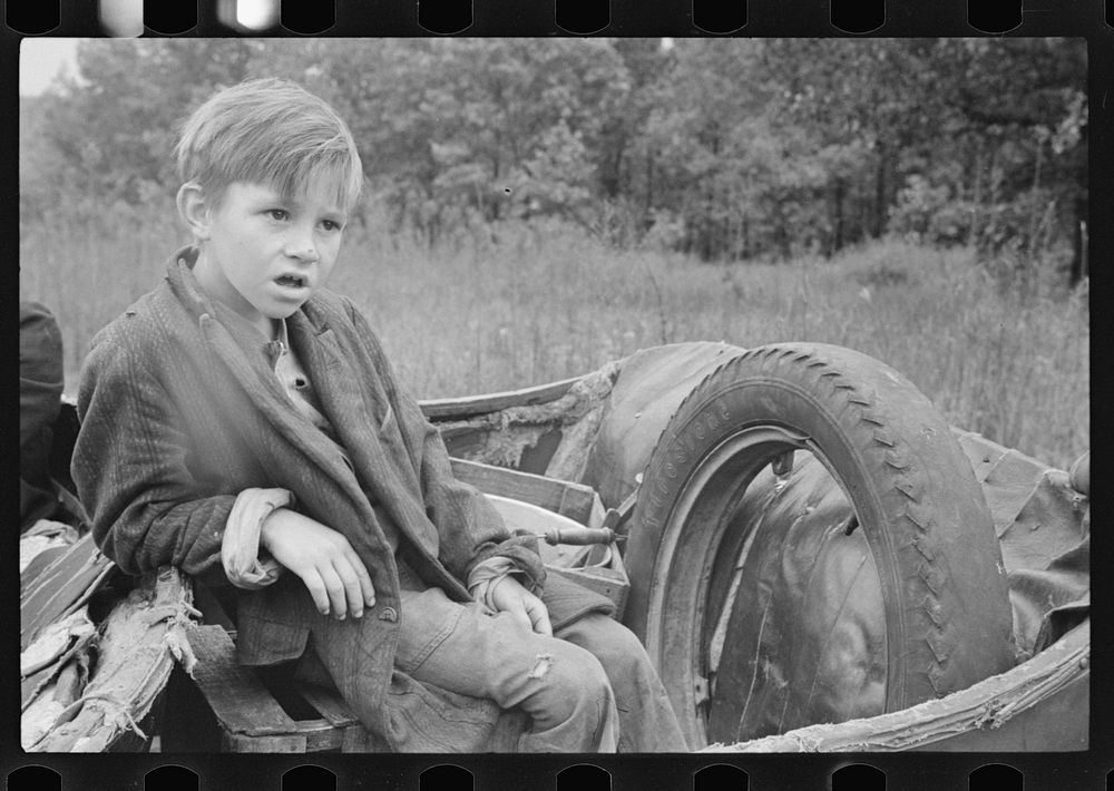 Son of destitute Ozark family, Arkansas. Sourced from the Library of Congress.
