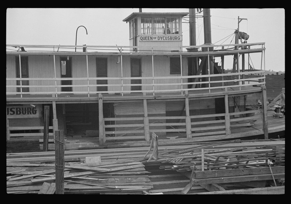 One of few remaining old Mississippi River boats, Memphis, Tennessee. Sourced from the Library of Congress.