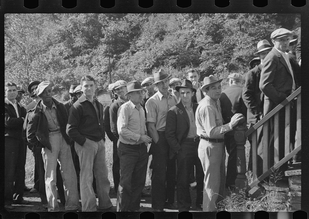 Payoff at Pursglove Mine, Scotts Run, West Virginia. Sourced from the Library of Congress.