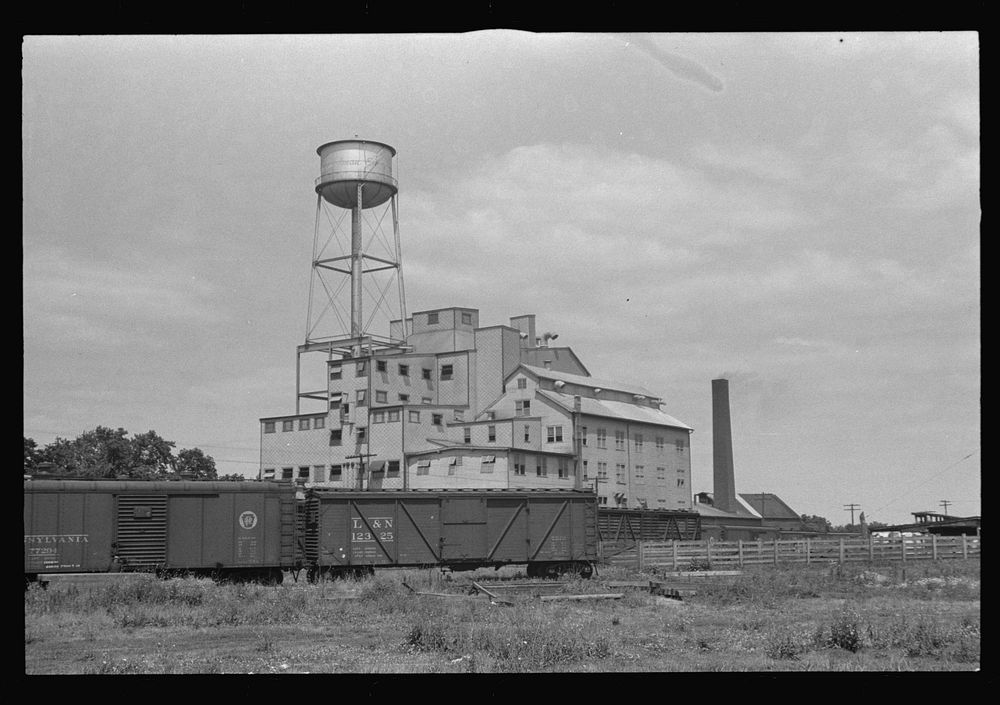 Eshelman's feed mill, Circleville, Ohio. Sourced from the Library of Congress.