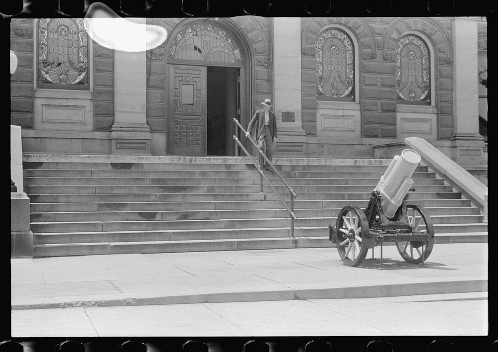 [Untitled photo, possibly related to: Courthouse, Circleville, Ohio]. Sourced from the Library of Congress.
