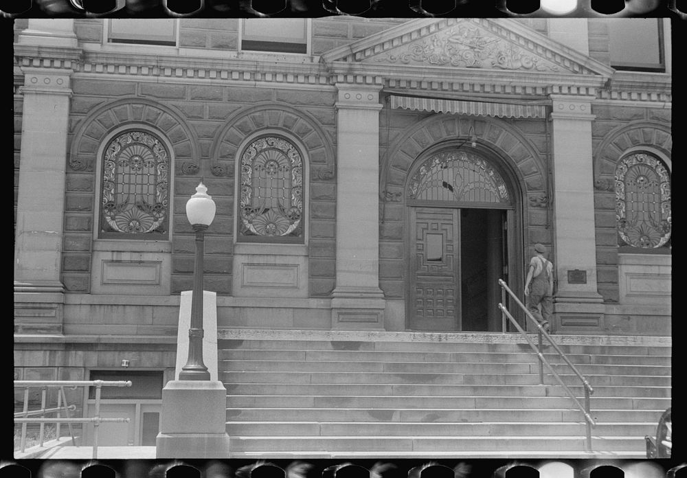 Courthouse, Circleville, Ohio. Sourced from the Library of Congress.