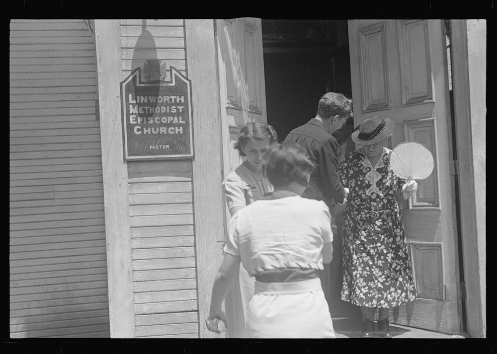 Leaving church, Linworth, Ohio. Sourced from the Library of Congress.
