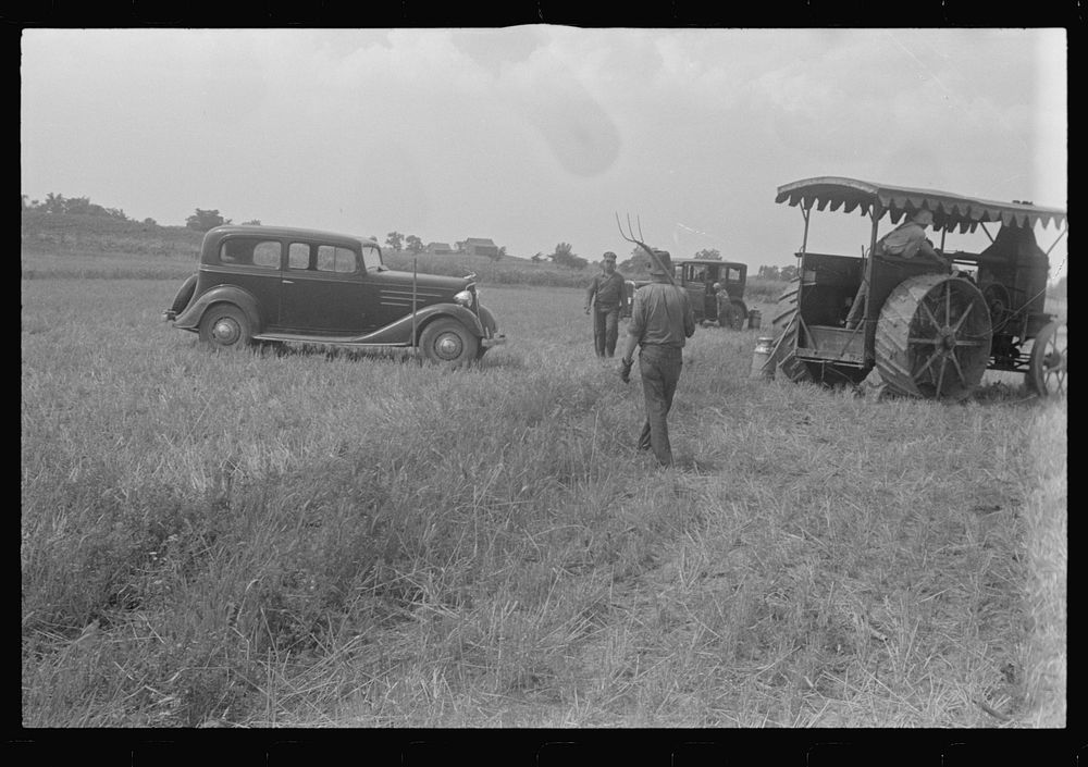 Threshing scene, central Ohio. Sourced from the Library of Congress.