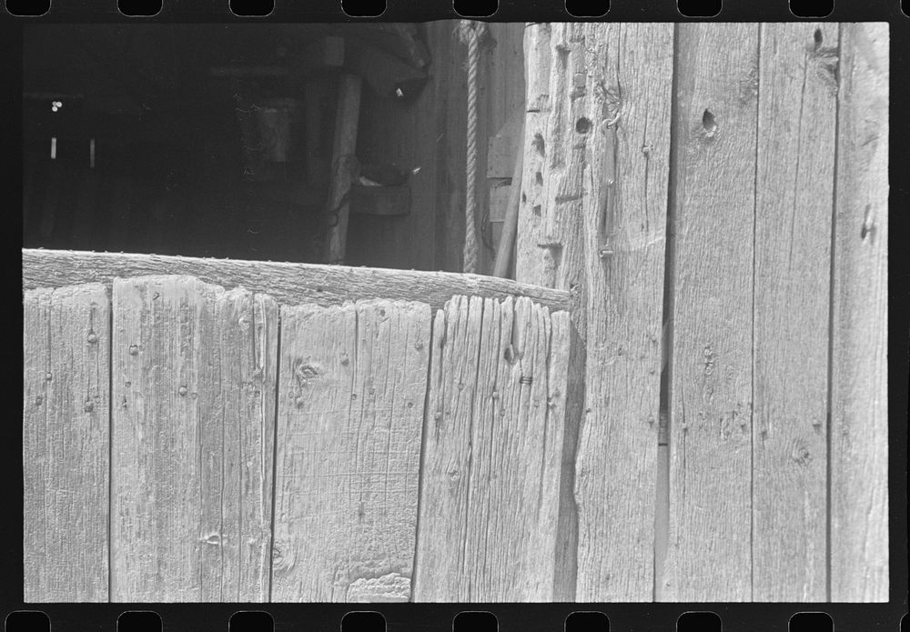 Detail of old barn on Route 40, central Ohio (see general caption). Sourced from the Library of Congress.