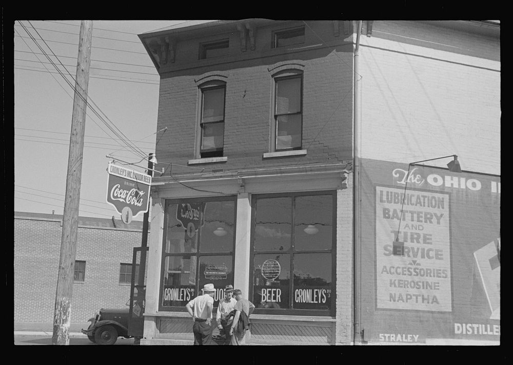 Street scene, Springfield, Ohio. Sourced from the Library of Congress.