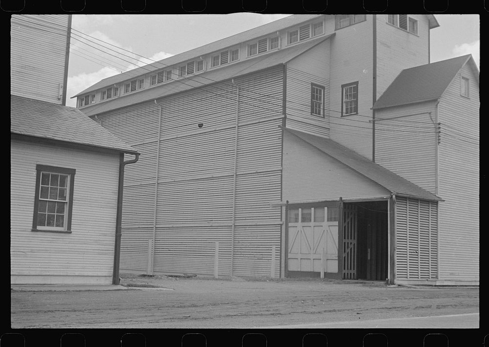 Hartman Farms, "the farm that Peruna built," (see general caption). Sourced from the Library of Congress.