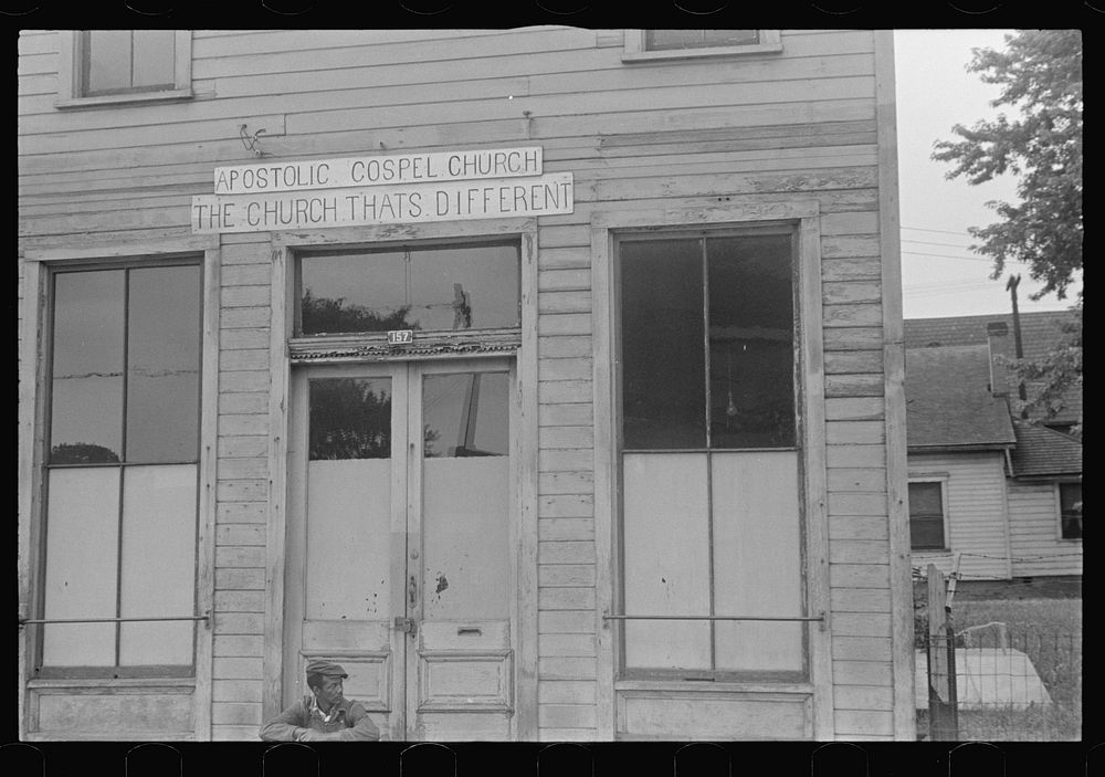 Saturday afternoon in London, Ohio, "the other side of the tracks". Sourced from the Library of Congress.