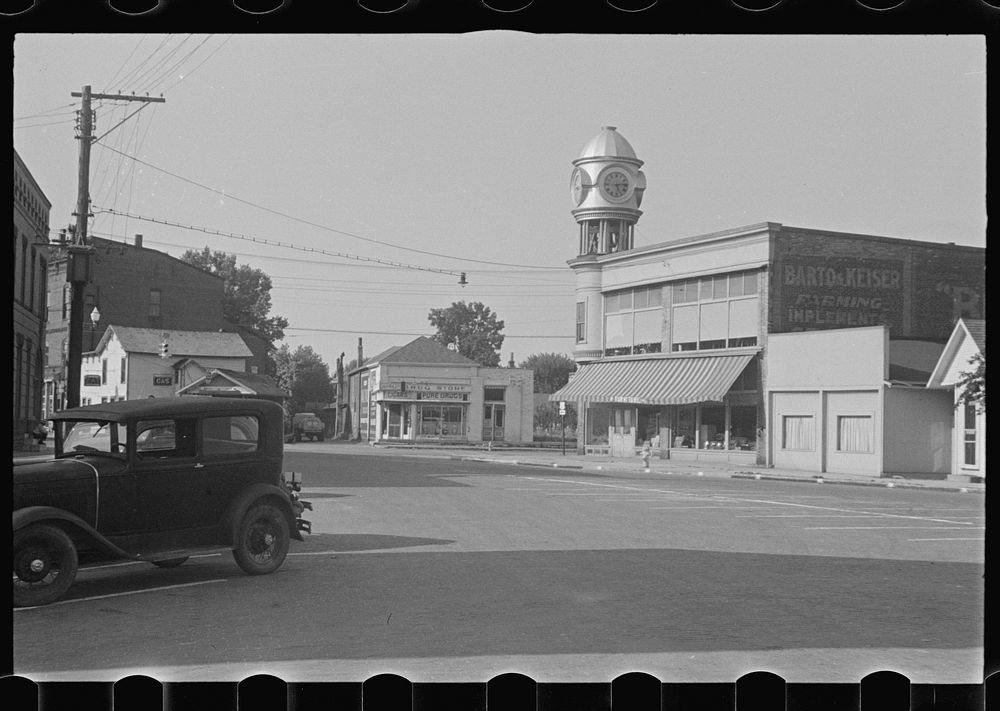 Street scene, Plain City, Ohio. Sourced from the Library of Congress.