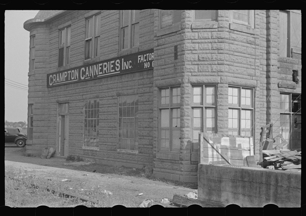 Crampton canneries in Plain City, Ohio. Sourced from the Library of Congress.