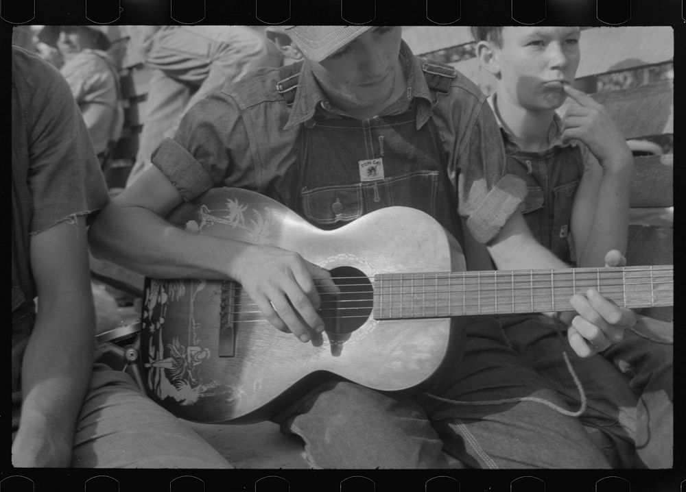 Young musicians at Skyline Farms, Alabama. Sourced from the Library of Congress.