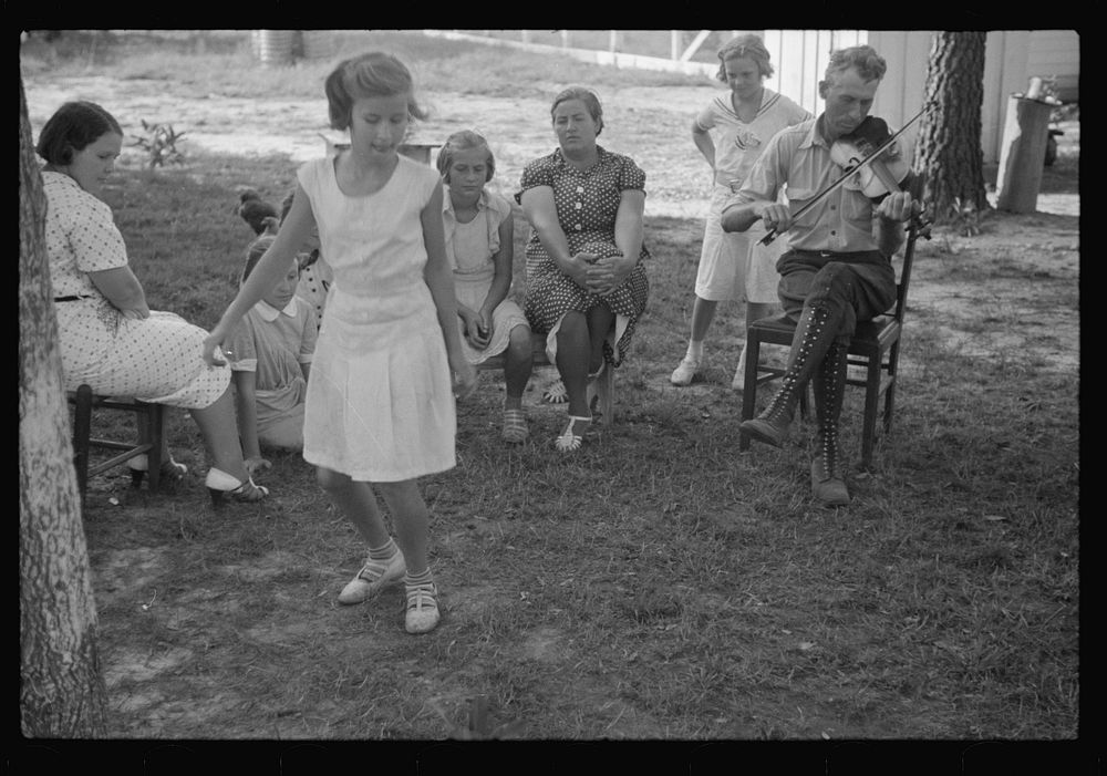 Sunday at home, Penderlea Homesteads, North Carolina. Sourced from the Library of Congress.